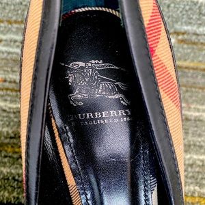 Burberry pumps